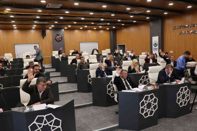 İ̇lkadım Belediye Meclisi’nde Borçlanma Tartışması