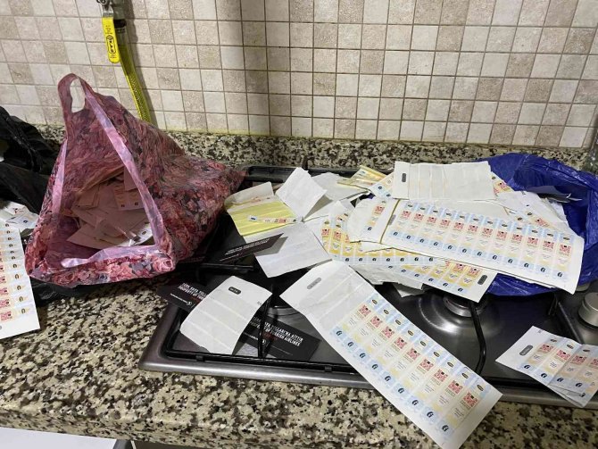 Maltepe’de Kaçak Sigara Ve Sahte Alkol Operasyonu