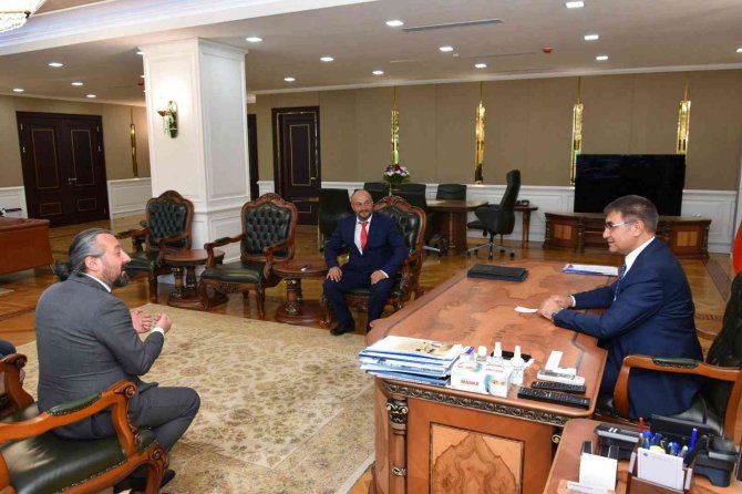 Karabük İ̇dman Yurdu Fk’dan Vali Gürel Ve Başkan Köse’ye Ziyaret