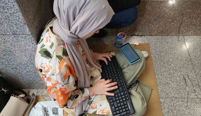 Katip Olmak İsteyenler Son Ana Kadar Klavyeyle Çalıştı