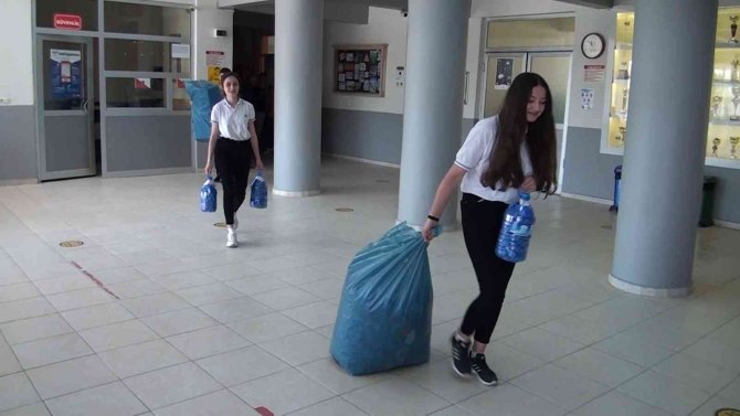 3 Ayda 50 Bin Adet Pil Ve 30 Bin Adet Mavi Kapak Topladılar