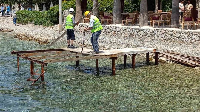 Marmaris’in Kırsal Mahallelerinde Kaçak İskele Yıkımları Başladı