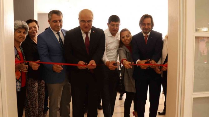 Nazilli’de Dünden Bugüne Zamana Yolculuk Sergisi Açıldı