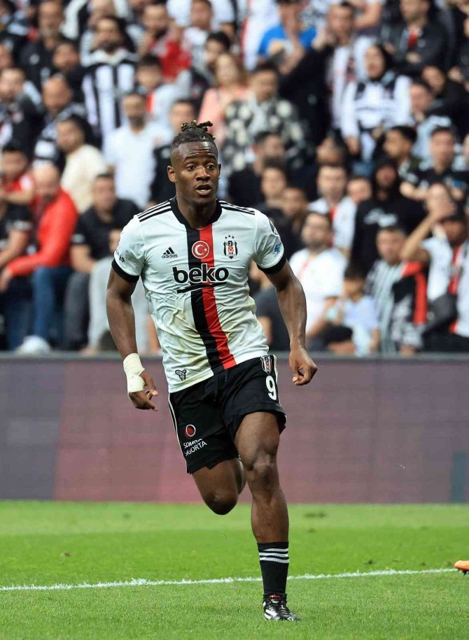 Beşiktaş’ta Batshuayi Ve Pjanic’le Devam Edilmeyecek
