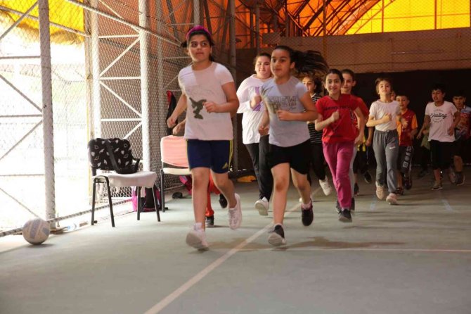 Karaköprü’de Geleceğin Sporcuları Yetiştiriliyor