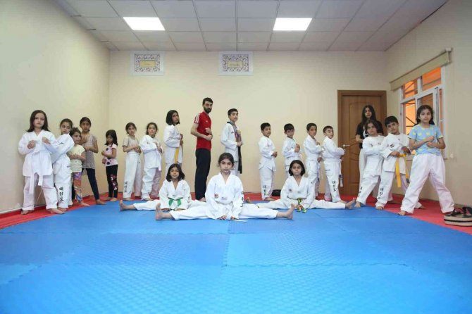 Karaköprü’de Geleceğin Sporcuları Yetiştiriliyor