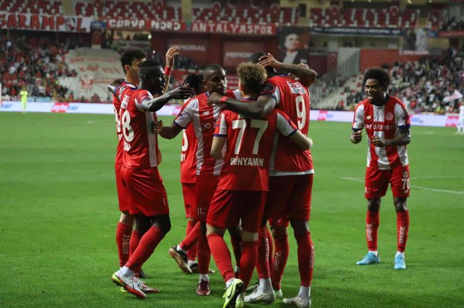 Spor Toto Süper Lig: Antalyaspor: 3 - Konyaspor: 2 (Maç Sonucu)