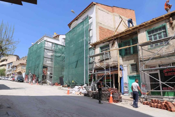 Sivrihisar’da Restorasyon Çalışmaları Devam Ediyor