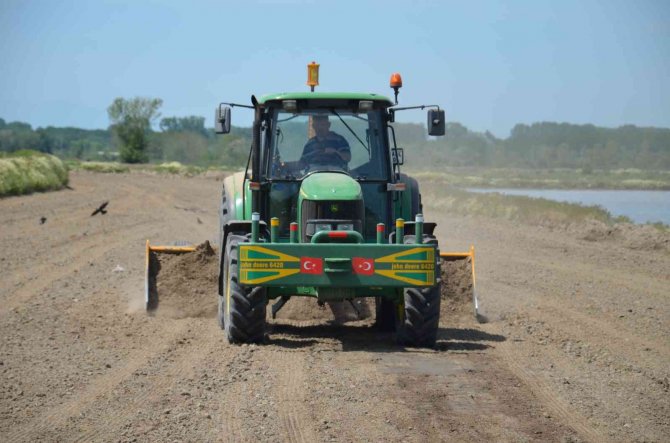 Çiftçilerin ’Beyaz Altın’ Mesaisi Başladı