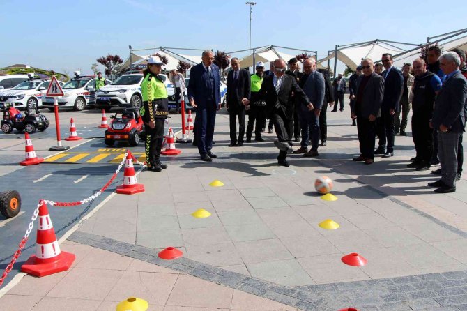 Yalova’da Bilgilendirme Stantları Açıldı