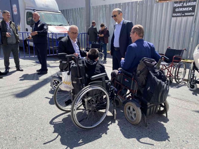 Ümraniye’de, Engellilerle Empati İçin 1 Dakikalığına Engelli Oldular
