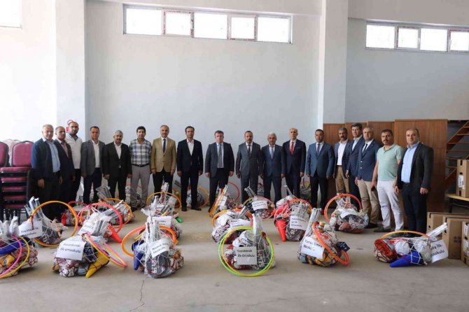 Okullara Spor Ve Müzik Aleti Desteği