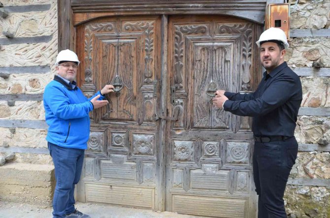 Antalya’da 300 Yıllık Tescilli 40 Düğmeli Ev Turizme Kazandırılacak