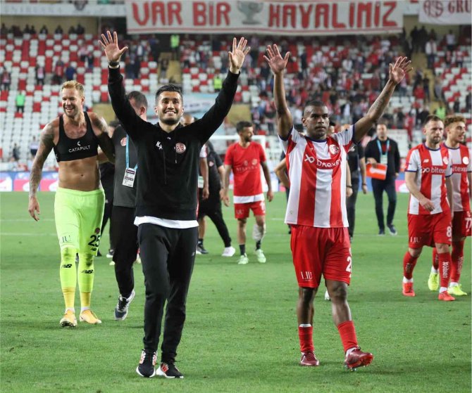 Antalyaspor, Yenilmezlik Serisini 14 Maça Yükseltti