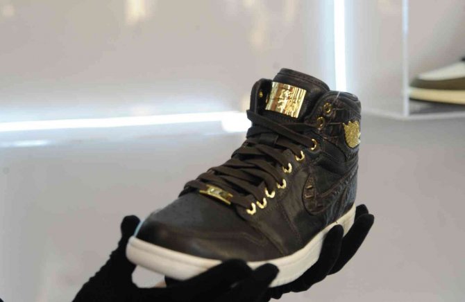 Araba Fiyatına Spor Ayakkabı