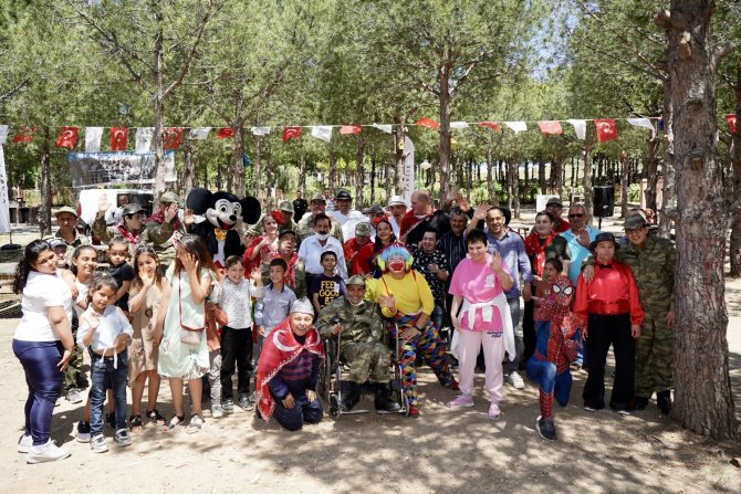 Ayvalık Belediyesi’nin Engelliler Haftası Şöleni Başladı
