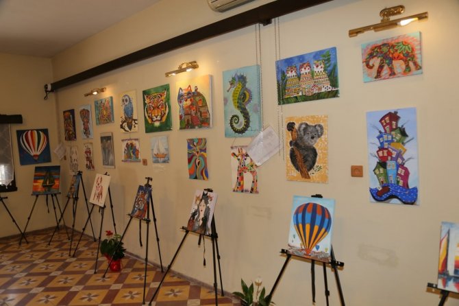 Yaşamdan Renkler Sergisi Açıldı