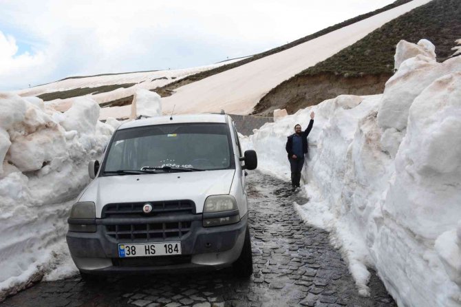 Bitlis’te Kar Esareti Devam Ediyor