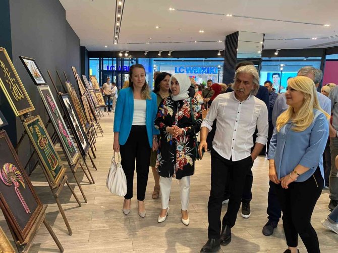 Point Bornova’da El Emeği Göz Nuru Ürünlerin Sergisi İlgi Gördü