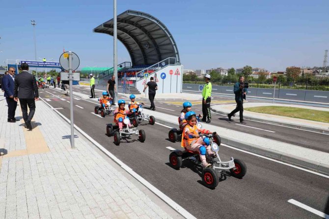 Bursa’da Trafik Kuralları Artık Çocuk Oyuncağı