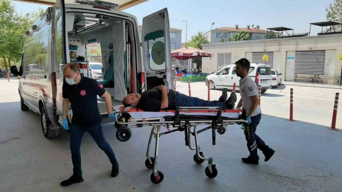 Makineye Sıkışan İşçi Yaralandı