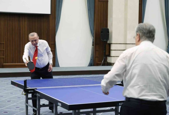 Cumhurbaşkanı Erdoğan, Kazakistan Cumhurbaşkanı Tokayev İle Masa Tenisi Oynadı