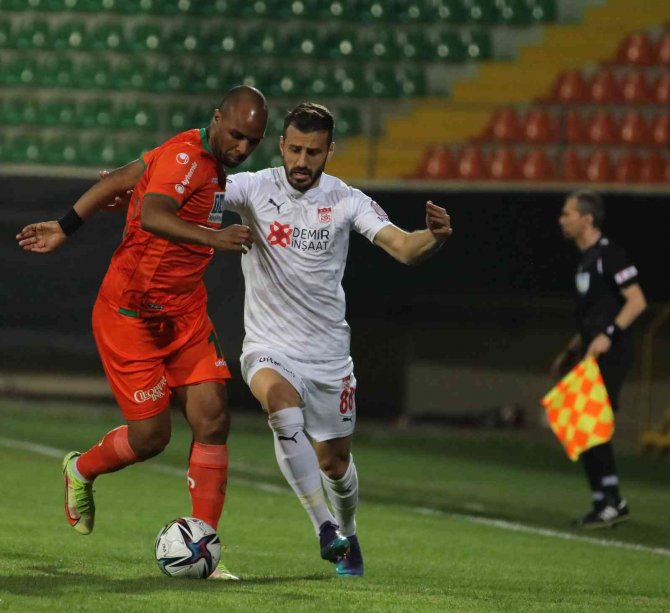 Sivasspor İle Alanyaspor Final İçin Sahaya Çıkacak
