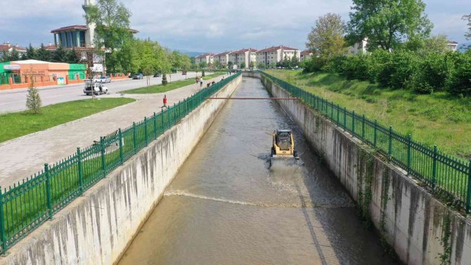 Derelerde Bahar Temizliği Başladı