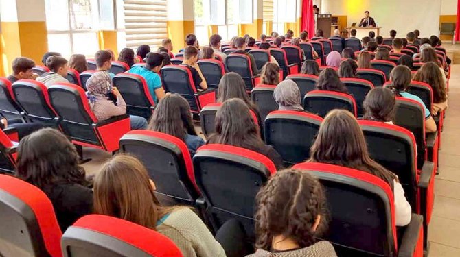 Lise Öğrencilerine ’’Meslek Seçimi’’ Konferansı