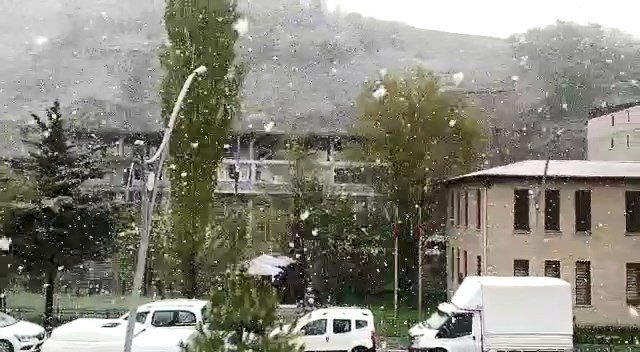 Nisan Karı, 3 Bin Rakımlı Karabet Geçidi’nde Etkili Oluyor
