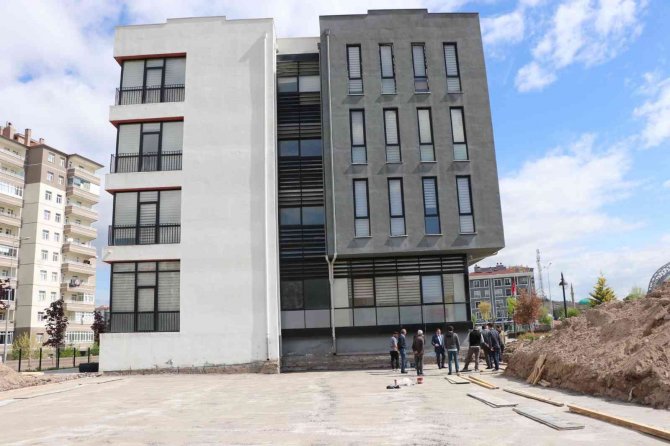 Kayseri Güreş Eğitim Merkezi’ne Antrenman Salonu