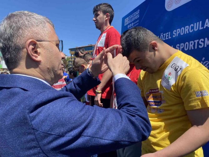 2 Bin 100 Sporcu, Üsküdar’da 15. Uluslararası Özel Sporcular Atletizm Şenliğinde Ter Döktü