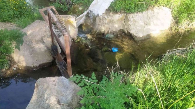 Hisarcık’ta 55 Yıllık Sulama Kanalları Bakımsızlıktan Harap Halde