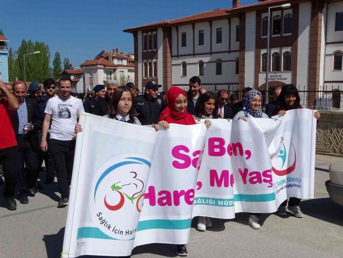 Hisarcık’ta “İ̇şimiz Çinicilik, Aşımız Cimcik, Suyumuz İ̇ncik, Hadi Yürüyem Şimcik” Mottolu Yürüyüş