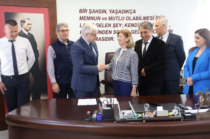 Burhaniye’de Sağlık Merkezi İçin İmza Töreni