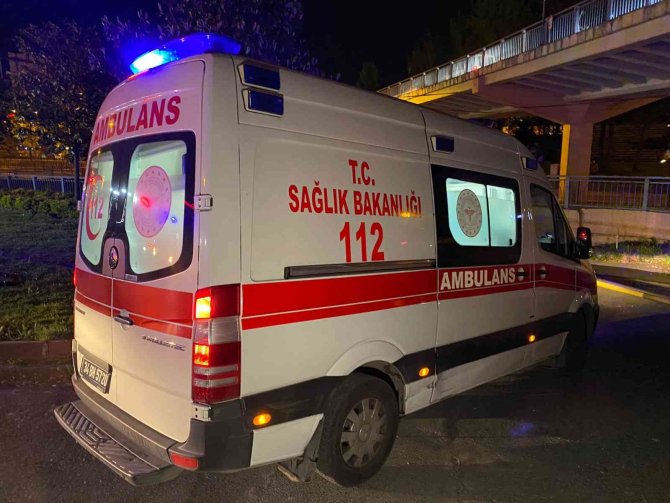 Alkollü Halde Kullandığı Otomobili İle Köprü Demirlerini Kırarak Aşağı Uçtu: 3 Yaralı