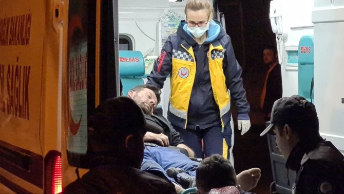 Evi Yanan Alkollü Şahıs Yolun Ortasında Sızıp Kaldı