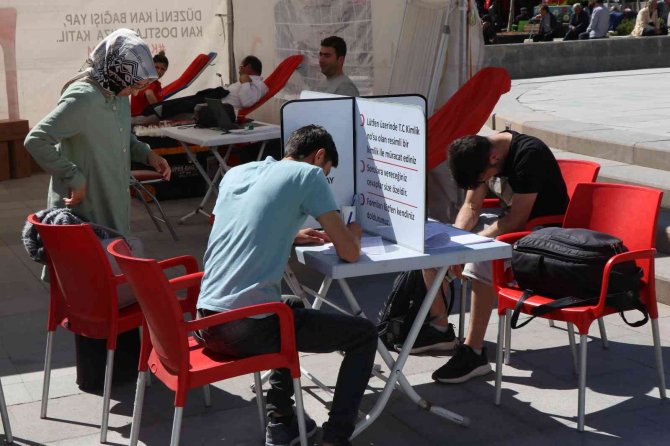 Aksaray’da Kızılay’ın “Kan Dostum” Projesine Destek Devam Ediyor