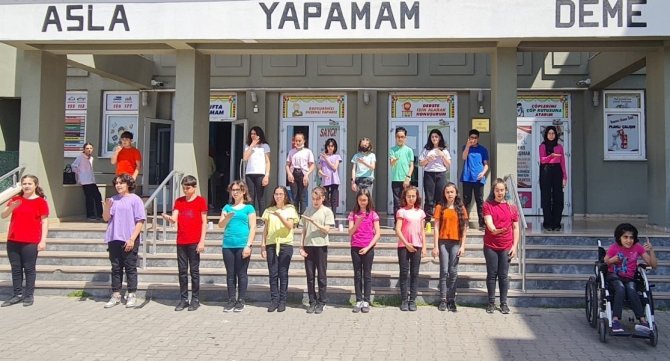 Öğrenciler, Öğretmenleriyle Birlikte Engelsiz Dünya İçin Robotik Ürün Geliştirdi