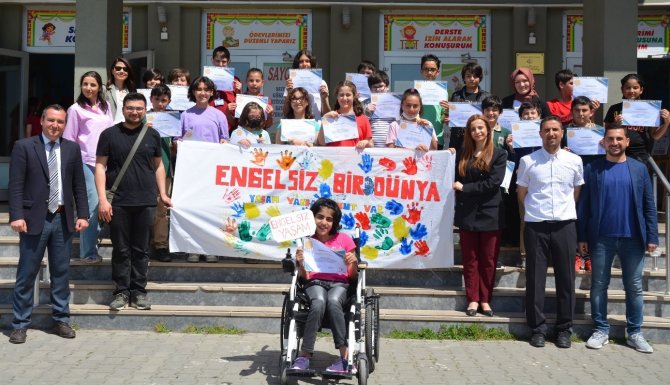 Öğrenciler, Öğretmenleriyle Birlikte Engelsiz Dünya İçin Robotik Ürün Geliştirdi