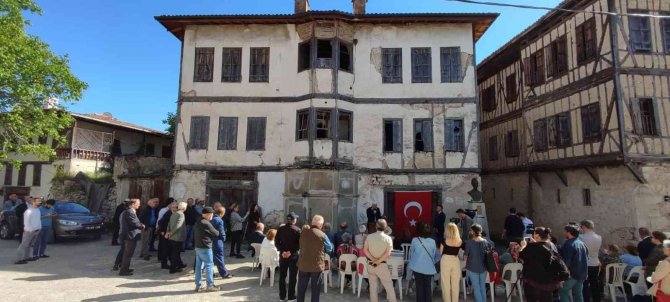 Dünyaca Ünlü Opera Sanatçısı Leyla Gencer Ölüm Yıldönümünde Anıldı