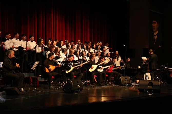 Lise Öğrencileri Konser Düzenledi