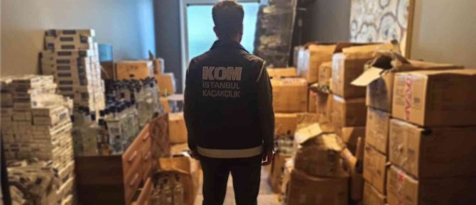 Maltepe’de Gizli Bölme Yaptırılan Evde 3 Milyon Tl’lik Kaçak Sigara Ve Alkol Ele Geçirildi