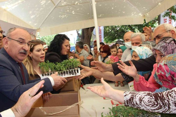 Bedava Fide Dağıtımında İzdiham