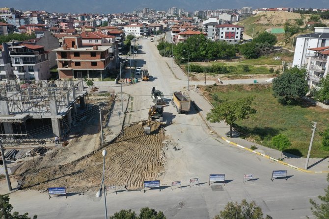 Merkezefendi’de Sıcak Asfalt Çalışmaları Devam Ediyor