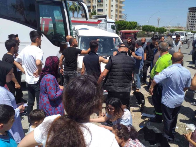 Tarsus’ta Trafik Kazası: 3 Yaralı