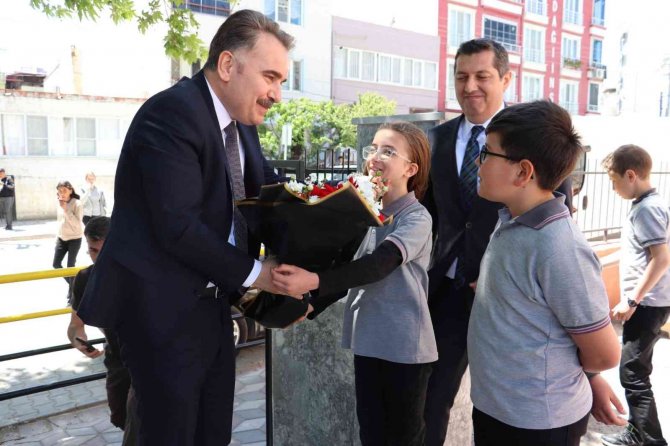 Göbelezoğlu Ortaokulunda Kütüphane Açılışı Gerçekleştirildi