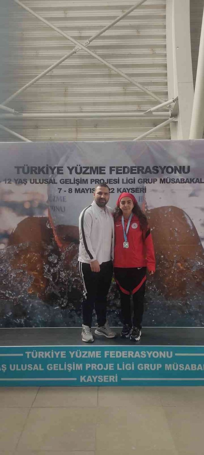 Yüzücüler Kayseri’den Madalyalarla Döndü