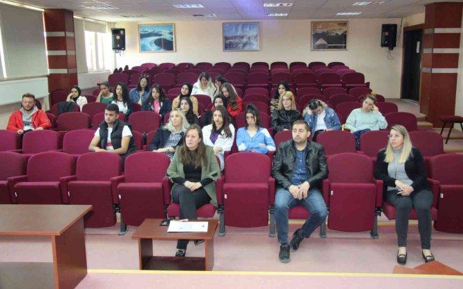 Avukat Birsen Ülken: "Sosyal Medya Toplumun Büyük Bölümünü Etkiliyor"