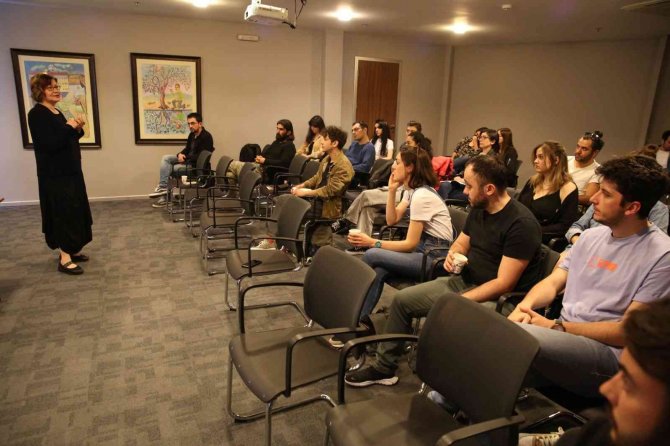 Nilüfer’de Tiyatro Derslerinde “Dram Sonrası Tiyatro” Ele Alındı